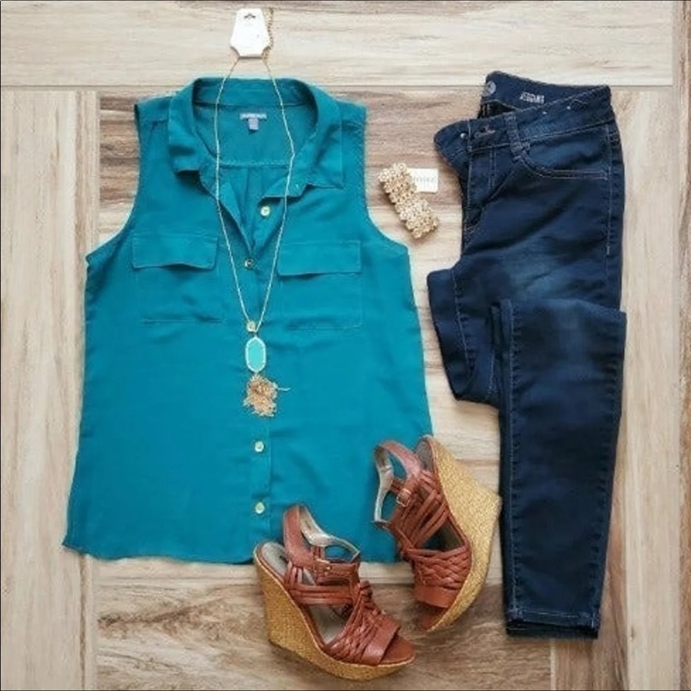 Teal top